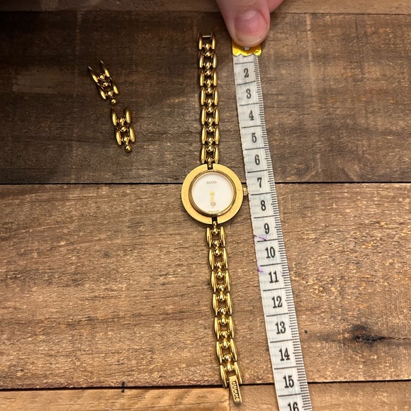 Gucci Bezel Watch Rice Link Band - Gold with Extra Links! 1100-L Model - Picture 7 of 7